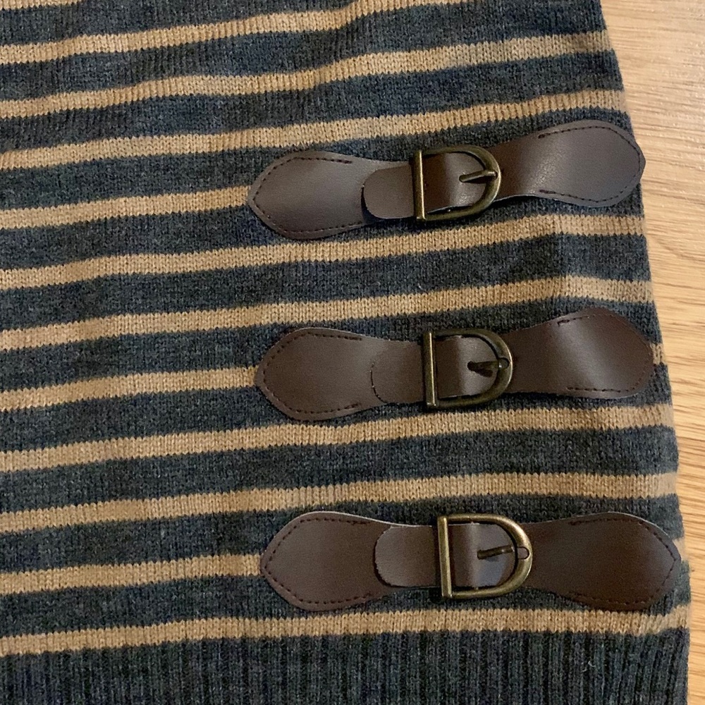 Sweater - Picture 5 of 5